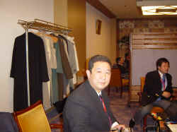 yamauchi0601.jpg (61124 バイト)